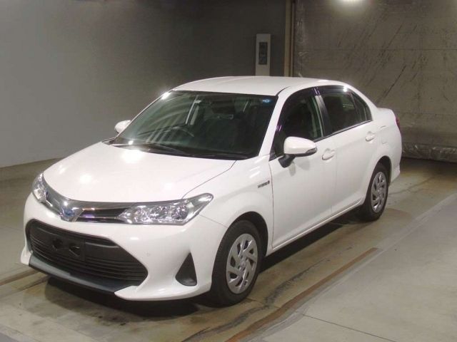 2353 Toyota Corolla axio NKE165 2018 г. (TAA Kinki)